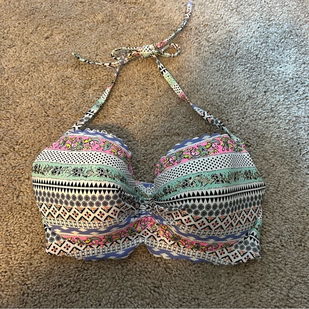 Women’s Victoria’s Secret multi-colored ruffle detail bikini top size 32DD